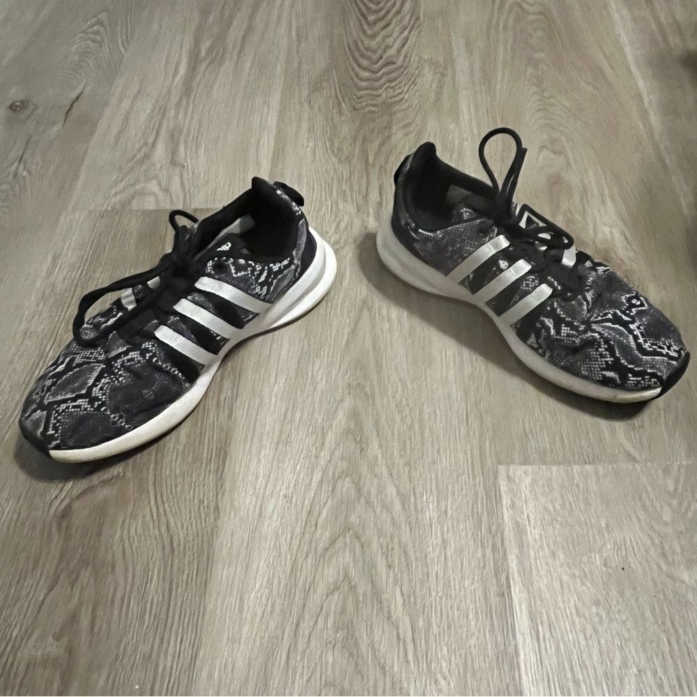 Adidas Black & White Snake Print Patterned Running Shoes - Picture 8 of 11